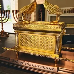 Large Golden Ark of Covenant (17.7cm x 10.1cm x 11.8cm)